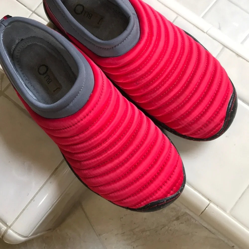 Jambu vibrant red shoes